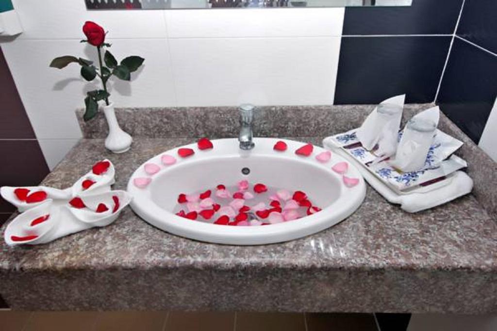 Diamond Crown Hotel Gyogon Zewnętrze zdjęcie