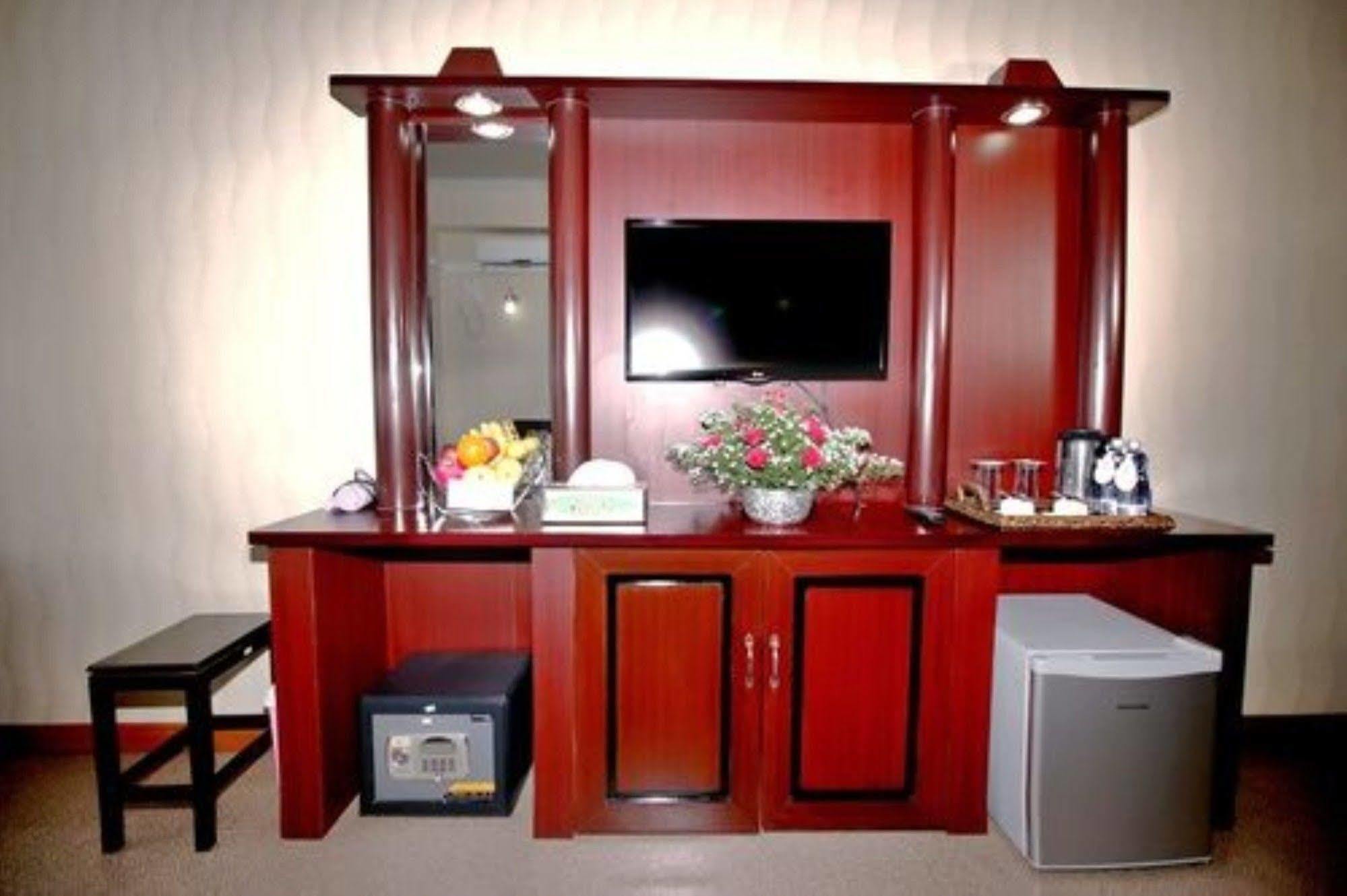 Diamond Crown Hotel Gyogon Zewnętrze zdjęcie