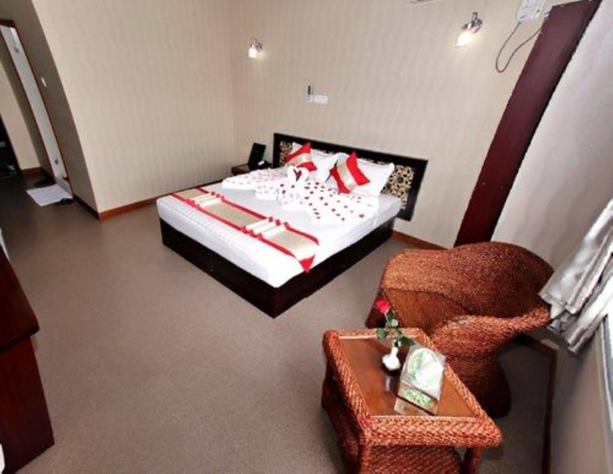 Diamond Crown Hotel Gyogon Zewnętrze zdjęcie